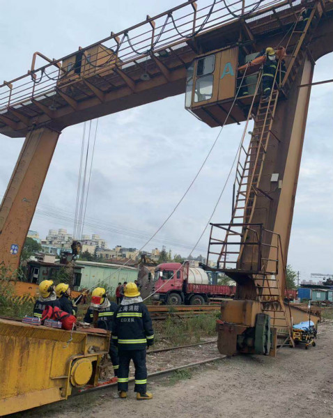 高空突发心脏病，多方合力搭建“生命天梯”